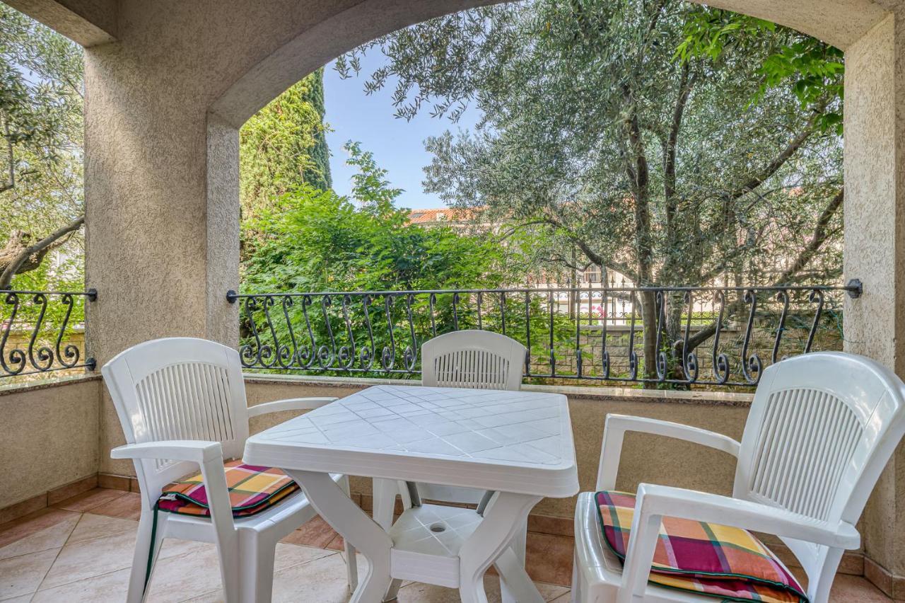 House Laura 200M From The Beach And The Center Poreč Exterior foto